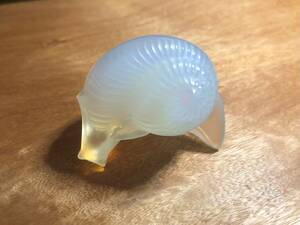 LALIQUE Opal cent glass. paperweight katatsumli hard-to-find new goods 