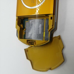 SONY PSP-3000 本体美品 イエロー 初期化 通電確認 バッテリーパックなし ネコポス 税なしの画像8