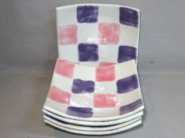 Moins de la moitié du prix ! ☆Nouvel ensemble de 5 assiettes carrées émaillées à carreaux de 17 cm (rouge)◎Maitoukan Seto ware peint à la main, vaisselle japonaise, plat, assiette moyenne