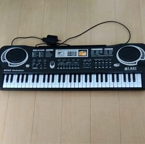 電子キーボード　61鍵盤　傷なし