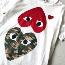 【プレイコムデギャルソン　play comme des garcons】希少デザイン 日本製　ダブルハート 刺繍 Tシャツ 白　ホワイト　カモフラ　Sサイズ_画像3