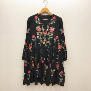 【た077】ZARA WOMAN 花柄刺繍ワンピース (USA)XSサイズ ブラック 長袖 膝上丈 薄地 ギャザー レディースブランド古着 ザラ 送料無料