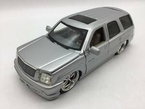 1/24 CADILLAC ESCALADE キャデラック エスカレード 2002 ミニカー　現状品　▲2309