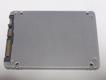 KIOXIA SSD KHK6YRSE3T84 SATA 2.5inch 3.84TB(3840GB) 電源投入回数37回 使用時間180時間 正常判定 本体のみ ラベル欠品 中古品です①_画像1