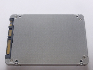 KIOXIA SSD KHK6YRSE3T84 SATA 2.5inch 3.84TB(3840GB) 電源投入回数30回 使用時間178時間 正常判定 本体のみ ラベル欠品 中古品です⑥