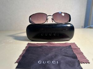 GUCCIのサングラス 中古ケースが少し傷があります