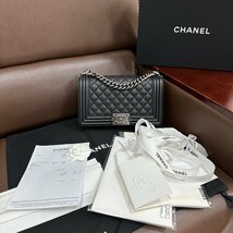 新品同様 ※CHANEL シャネル※ A67086 ボーイシャネル マトラッセ キャビアスキン チェーンショルダーバッグ ブランド レディース_画像2