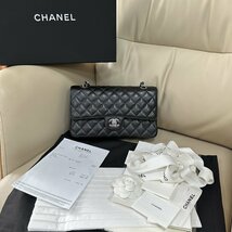 新品未使用★CHANEL シャネル★A01112 キャビアスキン ダブルフラップマトラッセ ハンド チェーンショルダーバッグ シルバー金具 ブランド_画像2