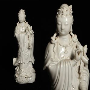瓩07） 白磁 観音菩薩像 仏教美術 仏像 高さ30㎝ 骨董 古美術 の画像1