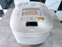 RC-10VQF N 東芝 TOSHIBA 真空圧力IH保湿窯 炊飯器 炊飯ジャー (5.5合炊き)　2012年製 通電確認済み 動作品　ジャンク品（ス082）_画像1