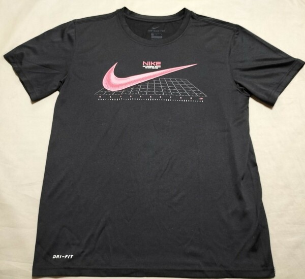 ナイキ(NIKE)Tシャツ 半袖 メンズ シーズナル グラフィック 機能Tシャツ DA0639-010　Mサイズ