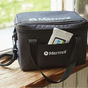 z 150 Marmot Marmot shoulder with strap . keep cool bag postage 350 jpy 