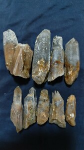 国産鉱物大分県産マリモ入り水晶セットです。