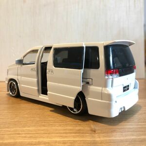 新品 1/32 日産 エルグランド E50 ミニカー ファブレス フルエアロ