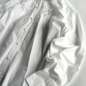 ザラZARA カットワークコットン刺繍長袖シャツ 白 Sの画像2