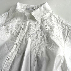 ザラZARA カットワークコットン刺繍長袖シャツ 白 Sの画像3