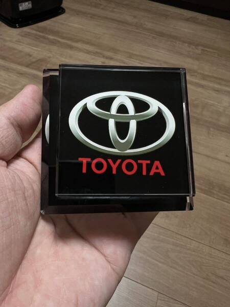 新品 高級車用芳香剤 滑り止めマット付 車内ドレスアップ 送料無料 国内発送
