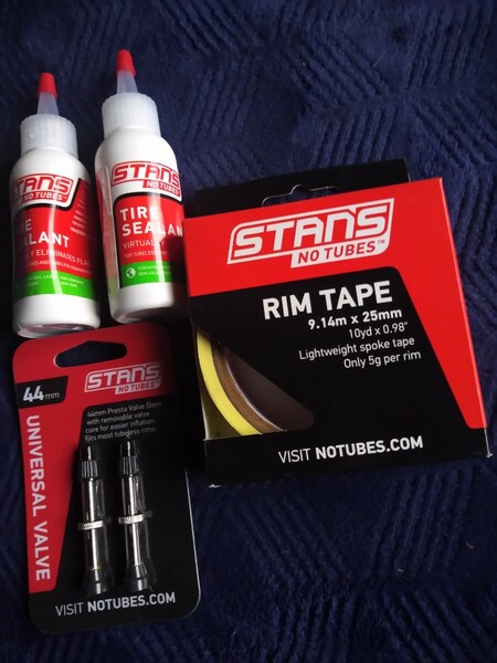 スタンズノーチューブ(STAN'S NOTUBES) シーラント　チューブレスバルブ　リムテープ