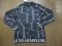 ☆LUXE AKM PLUS/リュクスエイケイエムプラス☆未使用 裾ロゴ総柄モックネック長袖Tシャツ サイズ：M ゴルフ トレーニング ジム おしゃれ_画像10