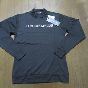 ☆LUXE AKM PLUS/リュクスエイケイエムプラス☆未使用 フロントロゴモックネック長袖Tシャツ サイズ：L ブラック ゴルフ トレーニング ジムの画像4