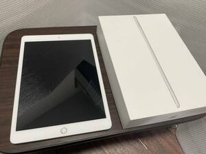 中古 iPad/10.2インチ/第8世代/Wi-Fi/128GB/2020年秋モデル/シルバー MYLE2J-A 