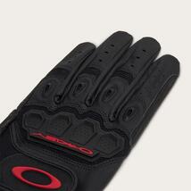 限定品【最新商品】オークリー（OAKLEY）★2枚組★ICON GOLF GLOVE（アイコンゴルフグローブ）【FOS901695】BLACKOUT（02E）22cm【新品】_画像3