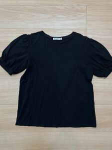 stradivarius　無地　ボリュームスリーブ　半袖Tシャツ　ブラック　黒