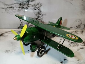 ブリキ　飛行機　インテリア　レトロ風　サイズ約　縦18cm 横20cm