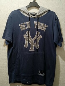 NEWYORK YANKEES ニューヨーク ヤンキース ビッグロゴ フード Tシャツ 刺繍 迷彩柄 MLB　Mサイズ