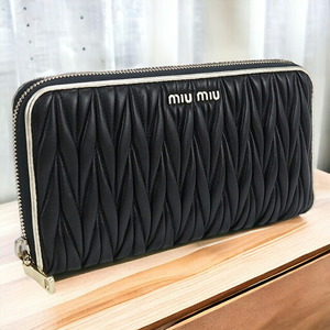  used MiuMiu long wallet round fastener lady's brand MIUMIUma tera se long wallet leather 5ML506 2EXG F0X3Q