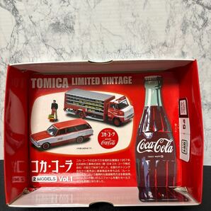 コカ・コーラ 2MODELS Vol.1 ニッサン3.5トントラックルートカー トヨペットクラウンバン 1/64スケール トミカリミテッドヴィンテージ の画像2