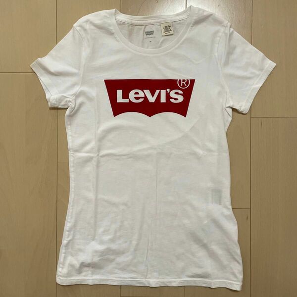 Tシャツ 半袖Tシャツ ロゴ 白　レディース　Levis xs