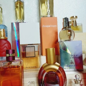 香水まとめ売り18点 Chanel.Victoria Secret.Guerlain.Nina Ricci.Escada.Clinique.Hermes.Dior.Tommy Hilfger.Bvlgari の画像3