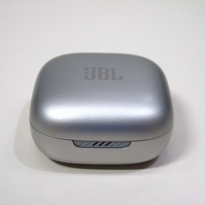 JBL LIVE FREE 2 TWS シルバー 充電ケースのみの出品です。の画像2