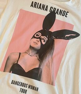 Ariana Grande’s live shirt of 2017