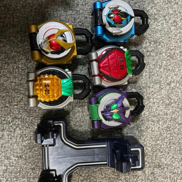 仮面ライダー鎧武 ロックシード　おもちゃバンダイ DX