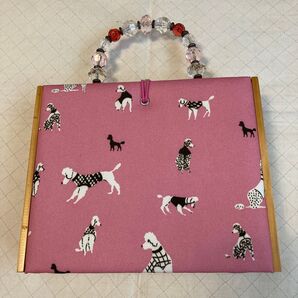 木製ハンドバッグ ショルダーバッグ 未使用 犬柄 ピンク プードル フリンジ付き 持ち手ビーズ 浴衣 着物 コレクションケースにも