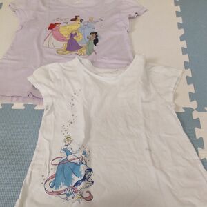 お値下げしました！ユニクロ　ディズニープリンセス Tシャツ130cm2点セット