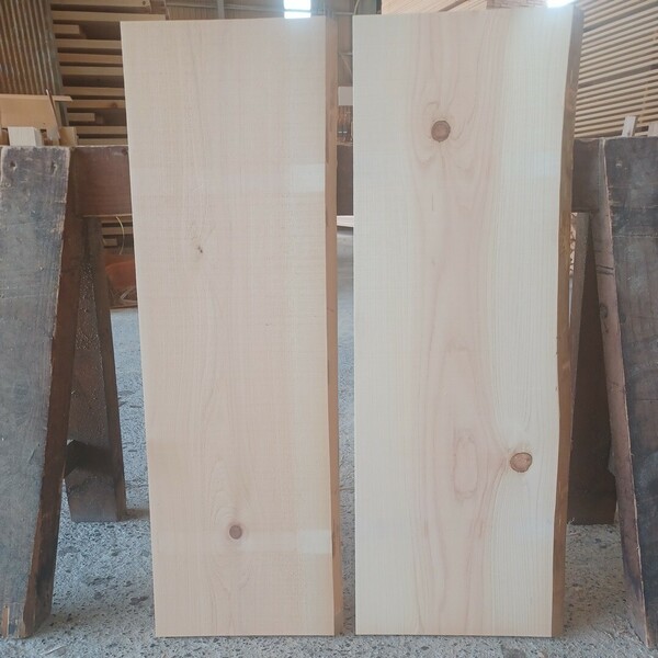 C-1744 　国産ひのき　片耳付節板　2枚セット　テーブル　棚板　看板　一枚板　無垢材　桧　檜　DIY