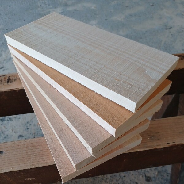 B-1622【30.7×13.5～14.5×2cm】国産ひのき　板　5枚セット　まな板　棚板　看板　一枚板　無垢材　桧　檜　DIY