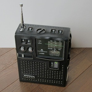 SONY ICF-5500 スカイセンサー（ケース付き） レトロ・ラジオの画像1