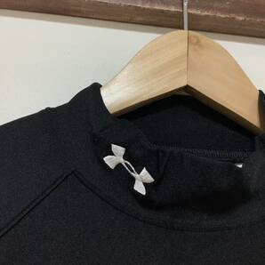 ね1396 UNDER ARMOUR アンダーアーマー 長袖インナーシャツ アンダーシャツ LG ハイネック 通年用 ブラック/ホワイト ロゴ刺繍の画像3