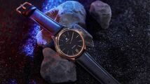 IARVEL WATCH (Gold Watchcase Black Dial) by Iarvel Magic and Bluether Magic_画像1
