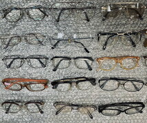 【サ-4-11】80 眼鏡 めがね 大量まとめ 70本 メンズ レディース フレーム アイウェア ファッション 小物 現状品_画像3
