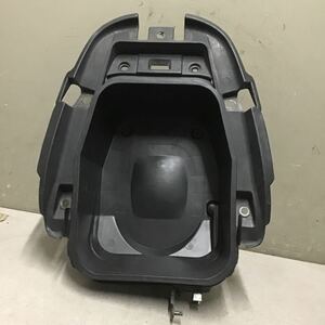 m2-9 ヤマハ マジェスティ125 FI メットインボックス　純正部品