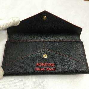 【美品】miu miu ミュウミュウ FOREVER マドラス レザー 長財布 カード入れ ブラック×レッド ハートの画像5