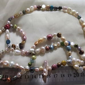 大粒や極上の珠も!ロングネックレス本物真珠バロックパール人気のマルチカラー系!!淡水真珠freshwaterpearl neckless在庫未使用品新品処分2の画像2