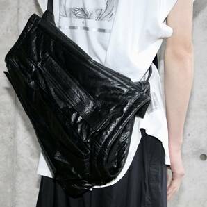 23AW 未使用品 定価117700円 JULIUS ユリウス レザー ガスマスク マルチ バッグ incarnation 837BGU4 rick owens yohji yamamoto guidiの画像4