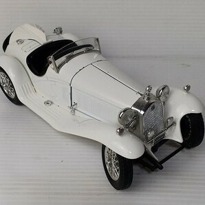 激レア 1/18 アルファロメオ 1932 精巧スパイダー クラシックカー ミニカー ブラーゴ Made in Italy 絶版の画像4