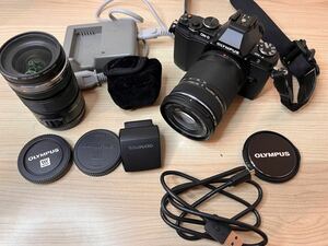 ●オリンパス Olympus OM-D E-M5 16.1 MP Digital Camera Black Body[美品] 充電器付き　レンズ付き 動作確認済み　良好